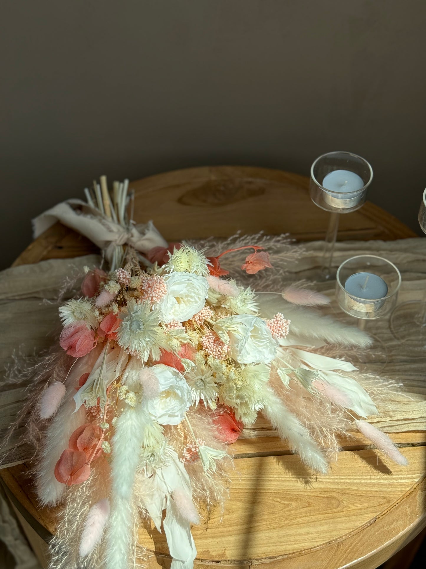 Peach Whisper – Dried Flower Bouquet (16”)