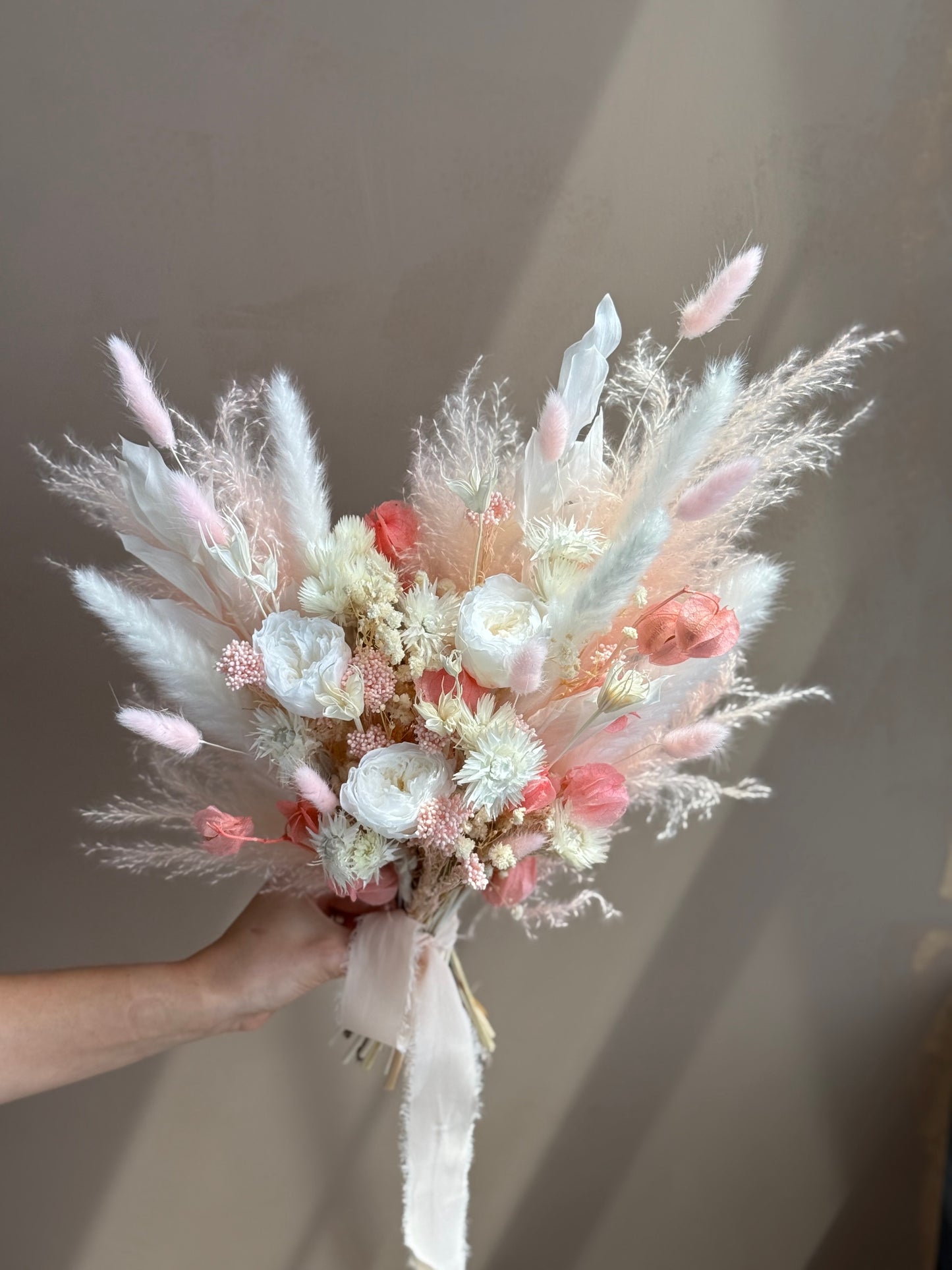 Peach Whisper – Dried Flower Bouquet (16”)