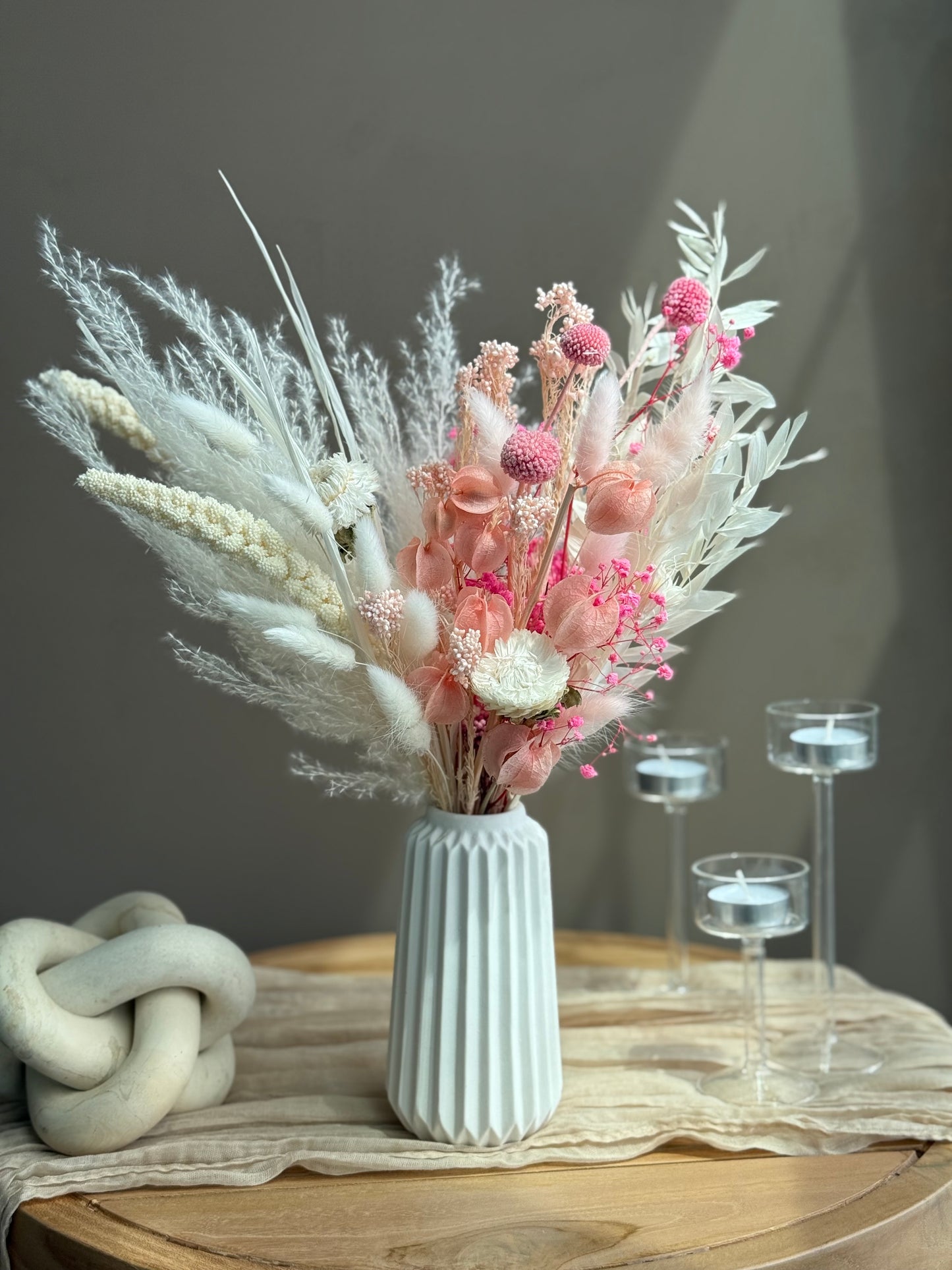 Lunelle – Medium Dried Flower Bouquet (15”)
